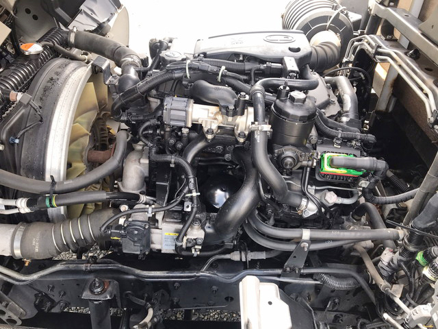 UDトラックスコンドルアルミブロック中型（4t）[写真24]