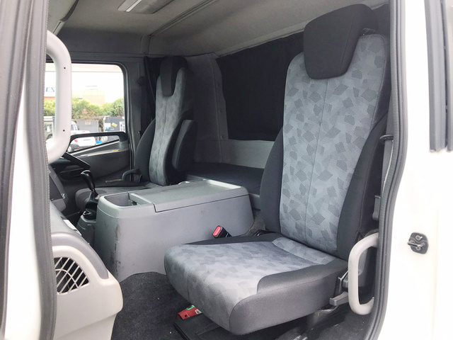 UDトラックスコンドルアルミブロック中型（4t）[写真29]