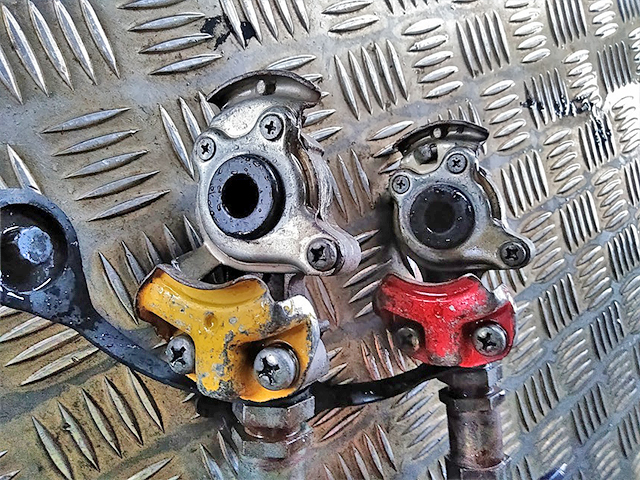 UDトラックスクオントレーラーヘッド（トラクターヘッド）大型（10t）[写真12]