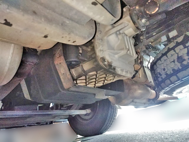 UDトラックスクオントレーラーヘッド（トラクターヘッド）大型（10t）[写真18]