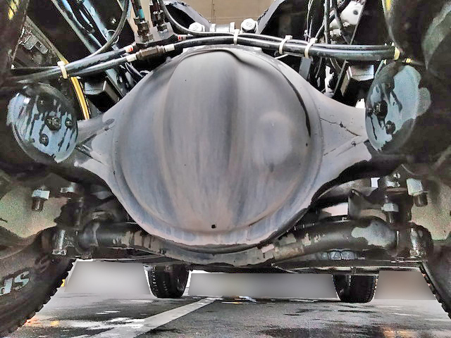 UDトラックスクオントレーラーヘッド（トラクターヘッド）大型（10t）[写真21]