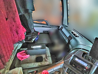 UDトラックスクオントレーラーヘッド（トラクターヘッド）大型（10t）[写真28]