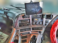 UDトラックスクオントレーラーヘッド（トラクターヘッド）大型（10t）[写真30]