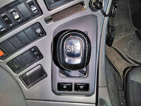 UDトラックスクオントレーラーヘッド（トラクターヘッド）大型（10t）[写真31]