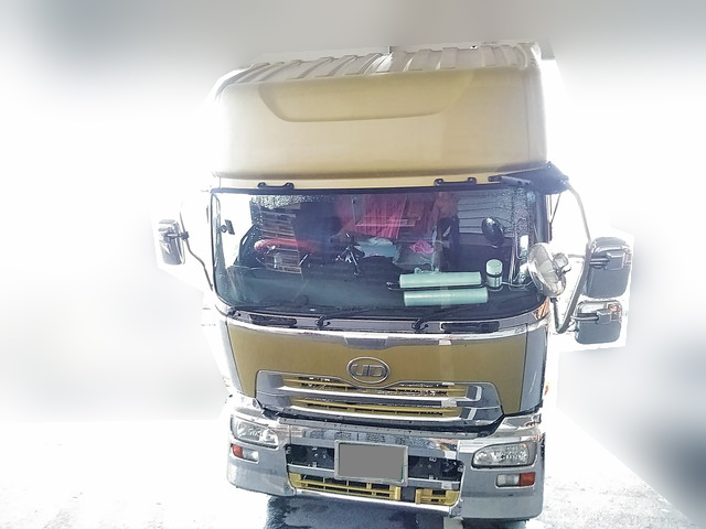 UDトラックスクオントレーラーヘッド（トラクターヘッド）大型（10t）[写真07]