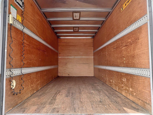 いすゞエルフアルミバン小型（2t・3t）[写真10]