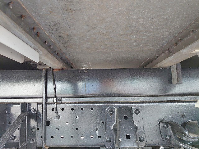 いすゞエルフアルミバン小型（2t・3t）[写真24]