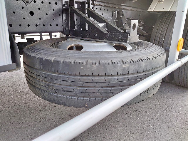 いすゞエルフアルミバン小型（2t・3t）[写真26]