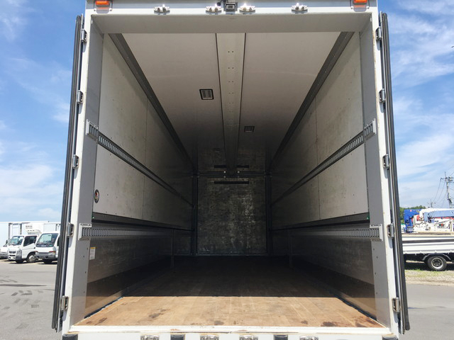 日野プロフィア冷蔵冷凍ウイング大型（10t）[写真10]