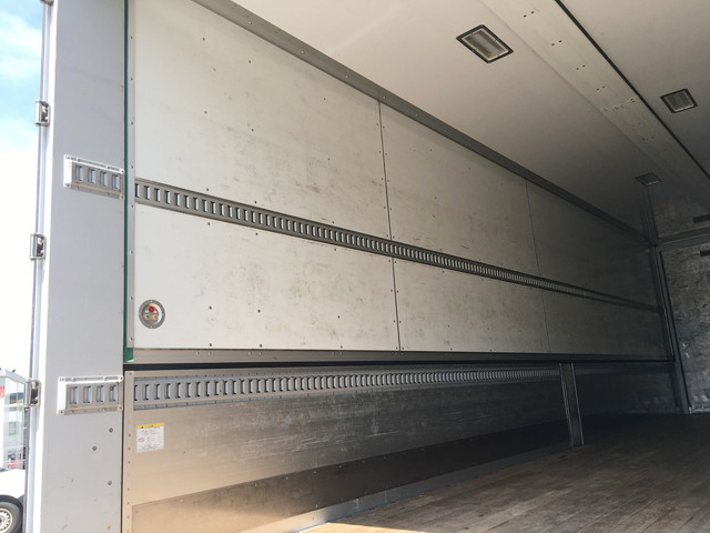 日野プロフィア冷蔵冷凍ウイング大型（10t）[写真11]