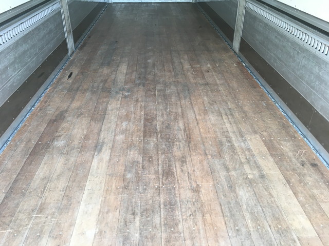 日野プロフィア冷蔵冷凍ウイング大型（10t）[写真14]