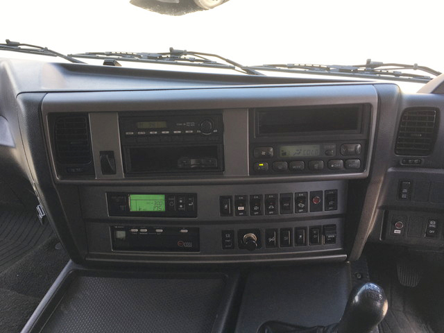 日野プロフィア冷蔵冷凍ウイング大型（10t）[写真30]