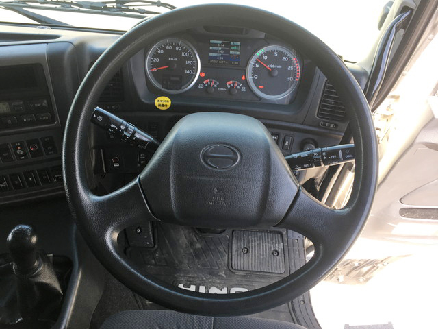 日野プロフィア冷蔵冷凍ウイング大型（10t）[写真35]