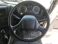 日野プロフィア冷蔵冷凍ウイング大型（10t）[写真35]