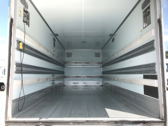 いすゞフォワードパネルバン中型（4t）[写真14]