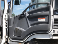 いすゞフォワードパネルバン中型（4t）[写真30]