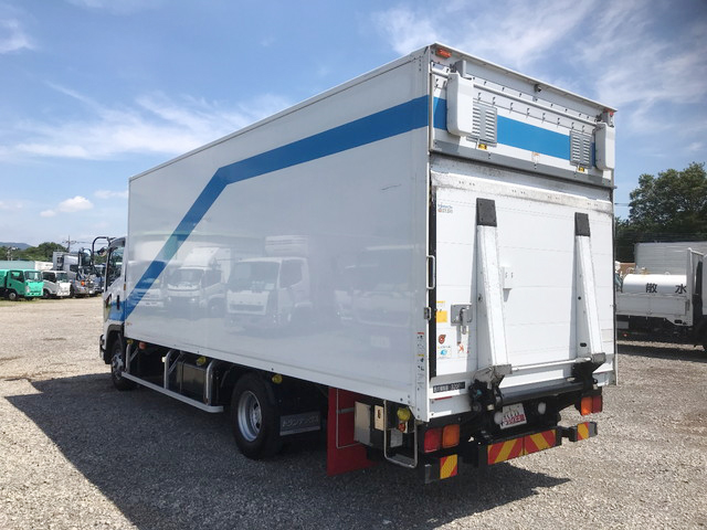 いすゞフォワードパネルバン中型（4t）[写真04]