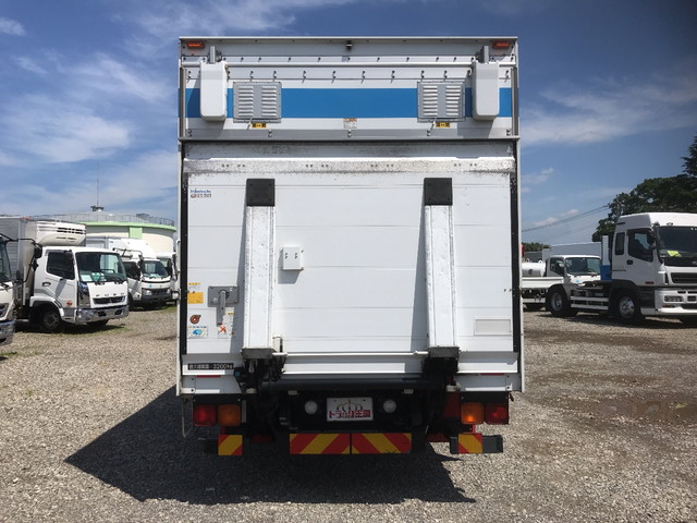 いすゞフォワードパネルバン中型（4t）[写真09]