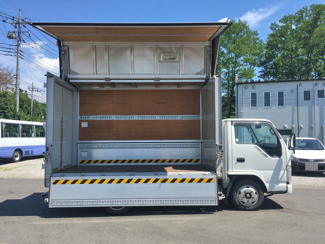 UDトラックスコンドルアルミウイング小型（2t・3t）[写真08]