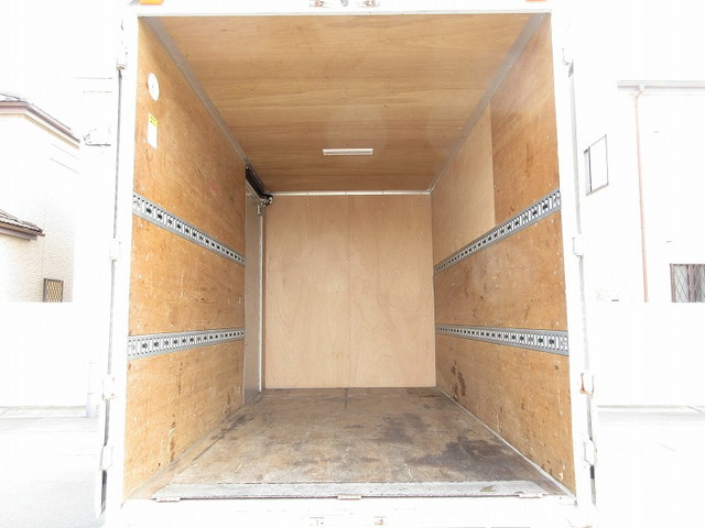 三菱ふそうキャンターアルミバン小型（2t・3t）[写真10]