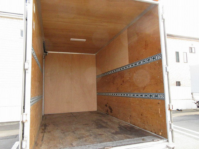 三菱ふそうキャンターアルミバン小型（2t・3t）[写真12]