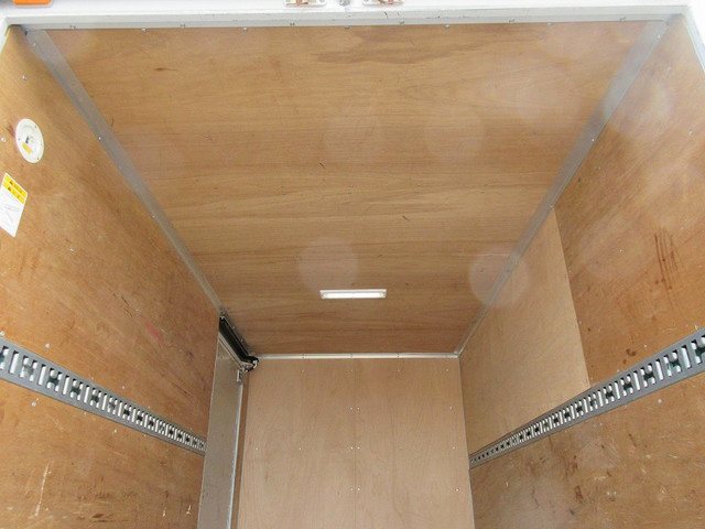 三菱ふそうキャンターアルミバン小型（2t・3t）[写真13]