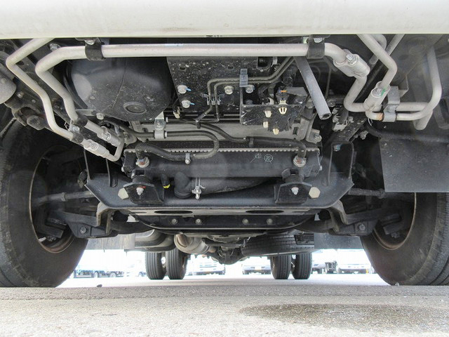 三菱ふそうキャンターアルミバン小型（2t・3t）[写真20]