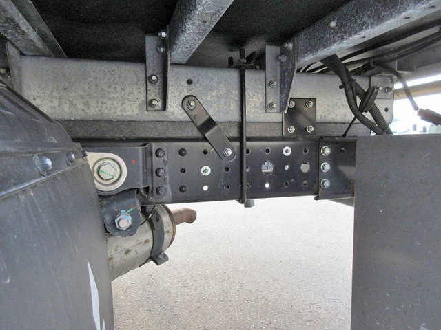 三菱ふそうキャンターアルミバン小型（2t・3t）[写真23]