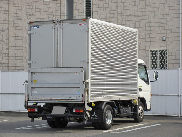 三菱ふそうキャンターアルミバン小型（2t・3t）[写真03]