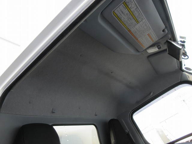 三菱ふそうキャンターアルミバン小型（2t・3t）[写真35]