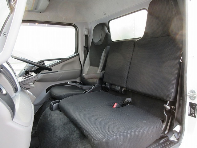 三菱ふそうキャンターアルミバン小型（2t・3t）[写真37]