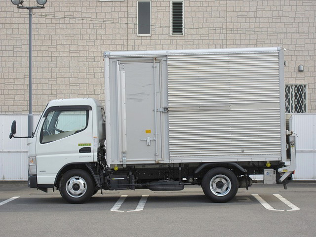 三菱ふそうキャンターアルミバン小型（2t・3t）[写真06]