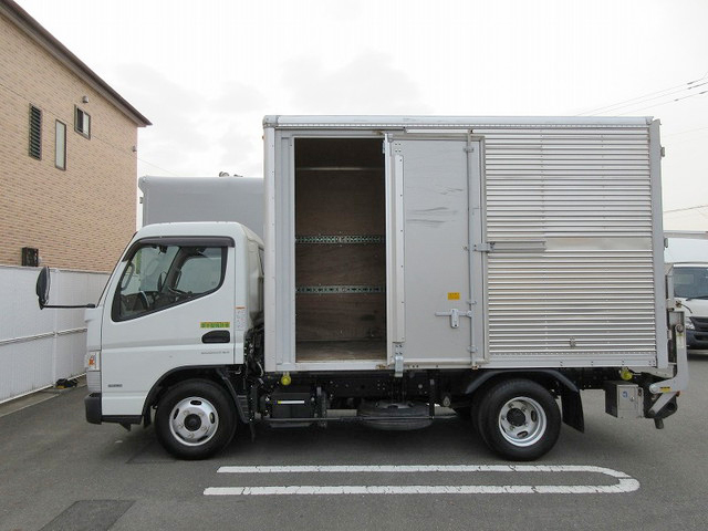三菱ふそうキャンターアルミバン小型（2t・3t）[写真07]
