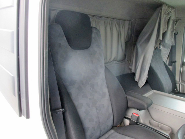 UDトラックスコンドルアルミウイング中型（4t）[写真26]