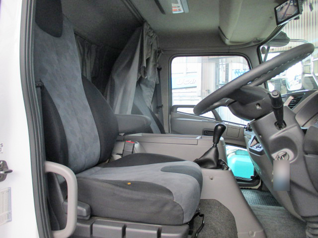 UDトラックスコンドルアルミウイング中型（4t）[写真28]