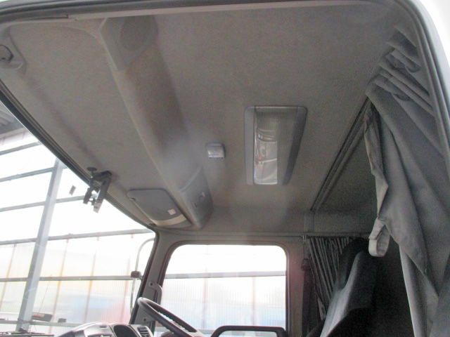 UDトラックスコンドルアルミウイング中型（4t）[写真31]