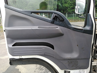 三菱ふそうキャンター平ボディ小型（2t・3t）[写真25]