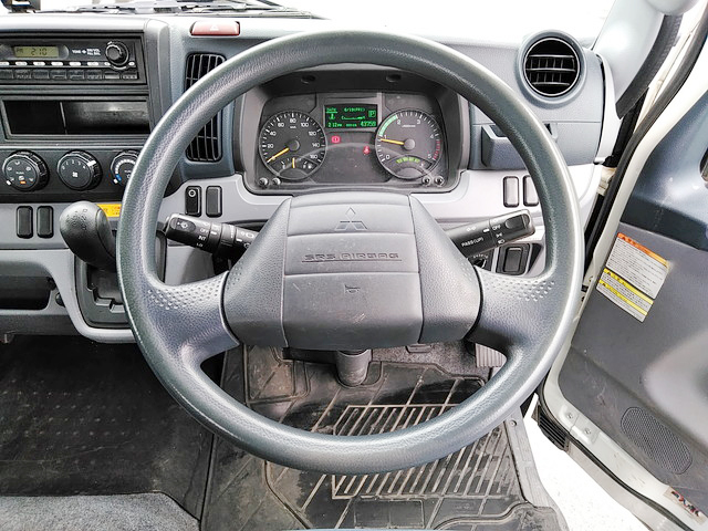 三菱ふそうキャンター平ボディ小型（2t・3t）[写真36]