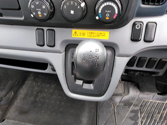 三菱ふそうキャンター平ボディ小型（2t・3t）[写真38]