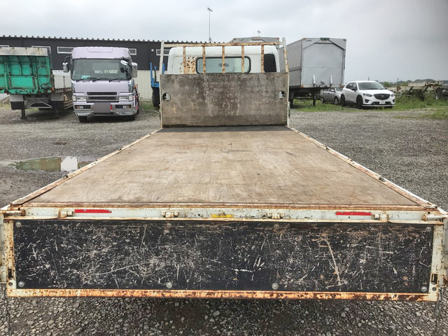 三菱ふそうキャンター平ボディ小型（2t・3t）[写真13]