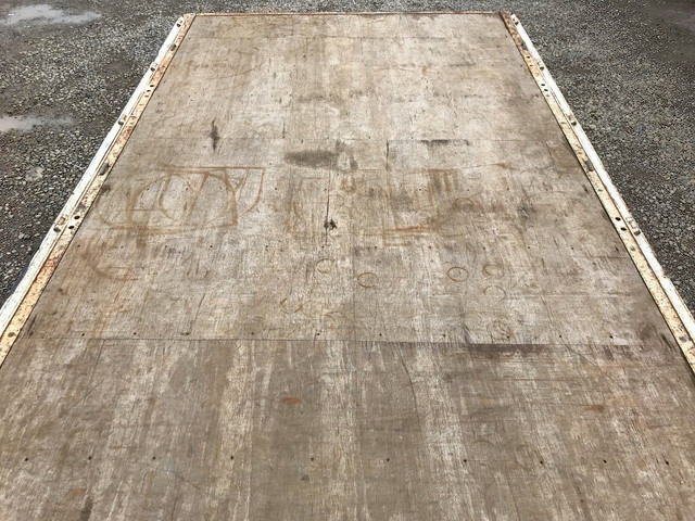 三菱ふそうキャンター平ボディ小型（2t・3t）[写真15]