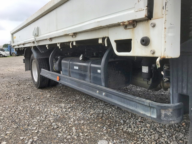 三菱ふそうキャンター平ボディ小型（2t・3t）[写真19]