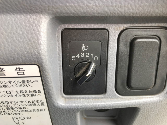 三菱ふそうキャンター平ボディ小型（2t・3t）[写真36]