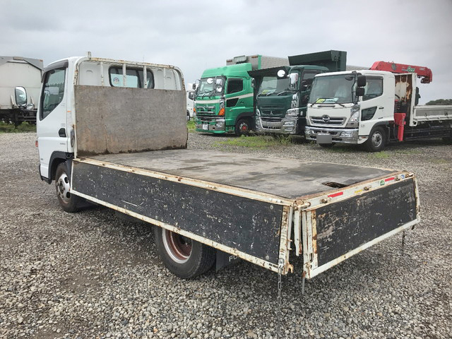 三菱ふそうキャンター平ボディ小型（2t・3t）[写真11]
