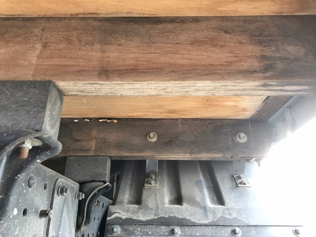 三菱ふそうキャンター平ボディ小型（2t・3t）[写真19]