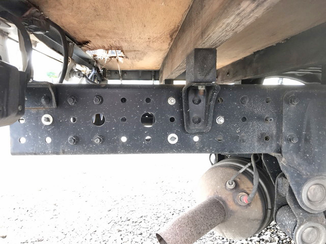 三菱ふそうキャンター平ボディ小型（2t・3t）[写真21]