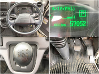 三菱ふそうキャンター平ボディ小型（2t・3t）[写真33]