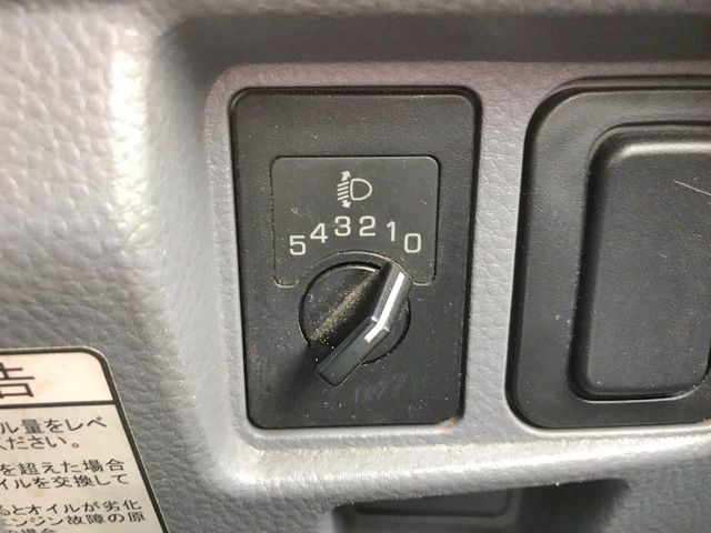 三菱ふそうキャンター平ボディ小型（2t・3t）[写真36]