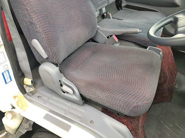 三菱ふそうキャンターパネルバン小型（2t・3t）[写真26]