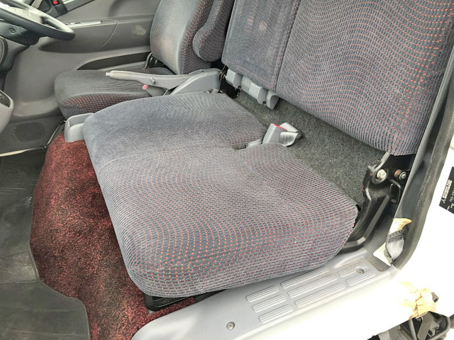 三菱ふそうキャンターパネルバン小型（2t・3t）[写真27]